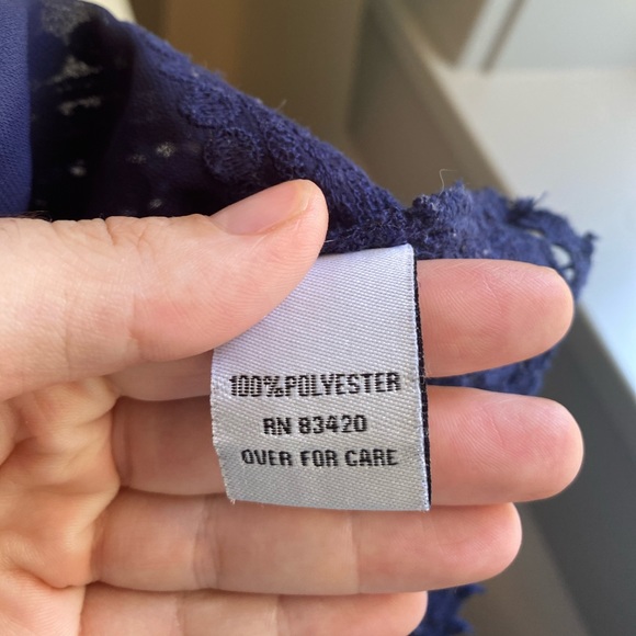 August Silk Blue blouse with embroidery size large - Picture 9 of 9